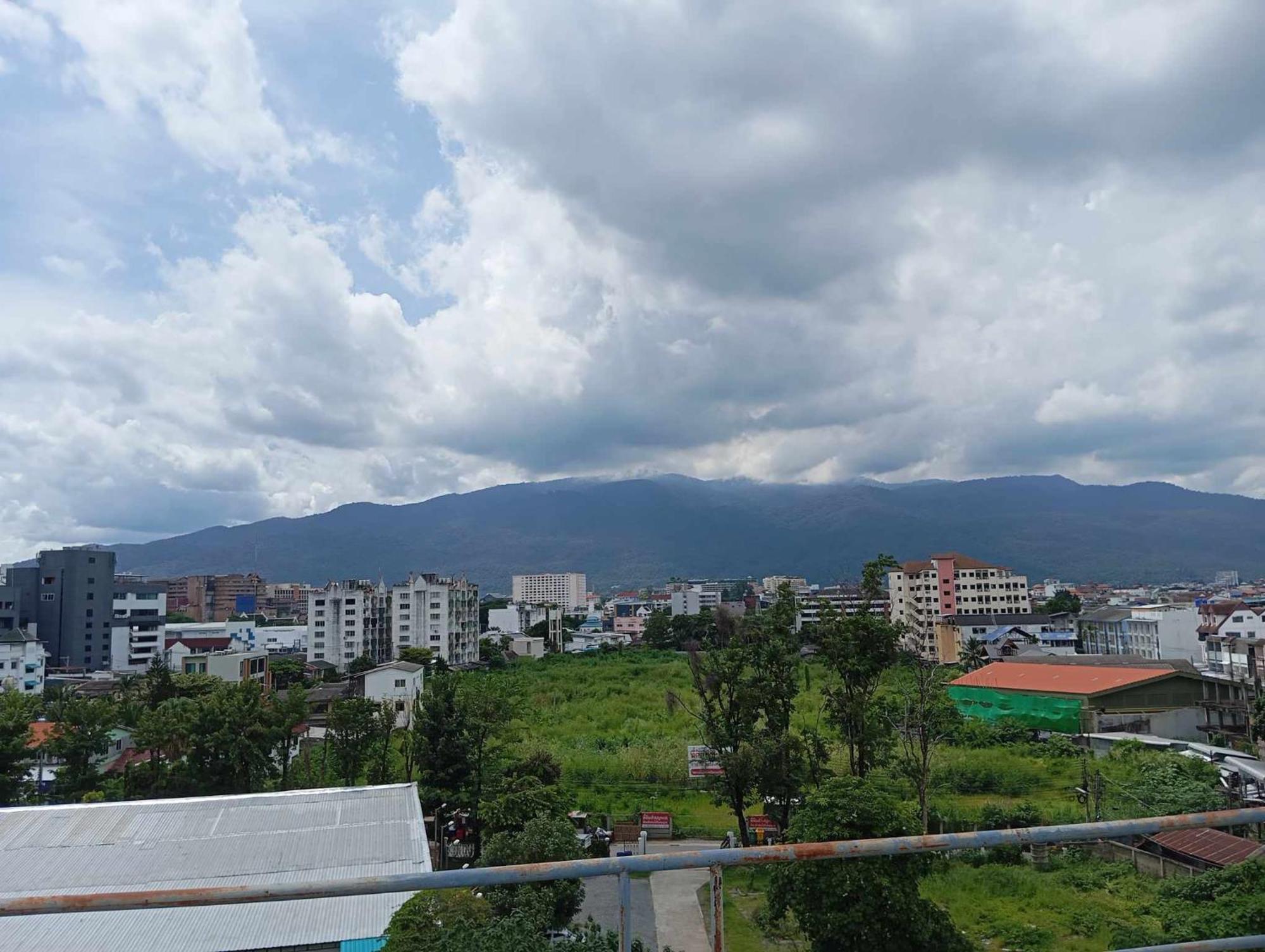 Lita Guesthouse Chiang Mai Zewnętrze zdjęcie